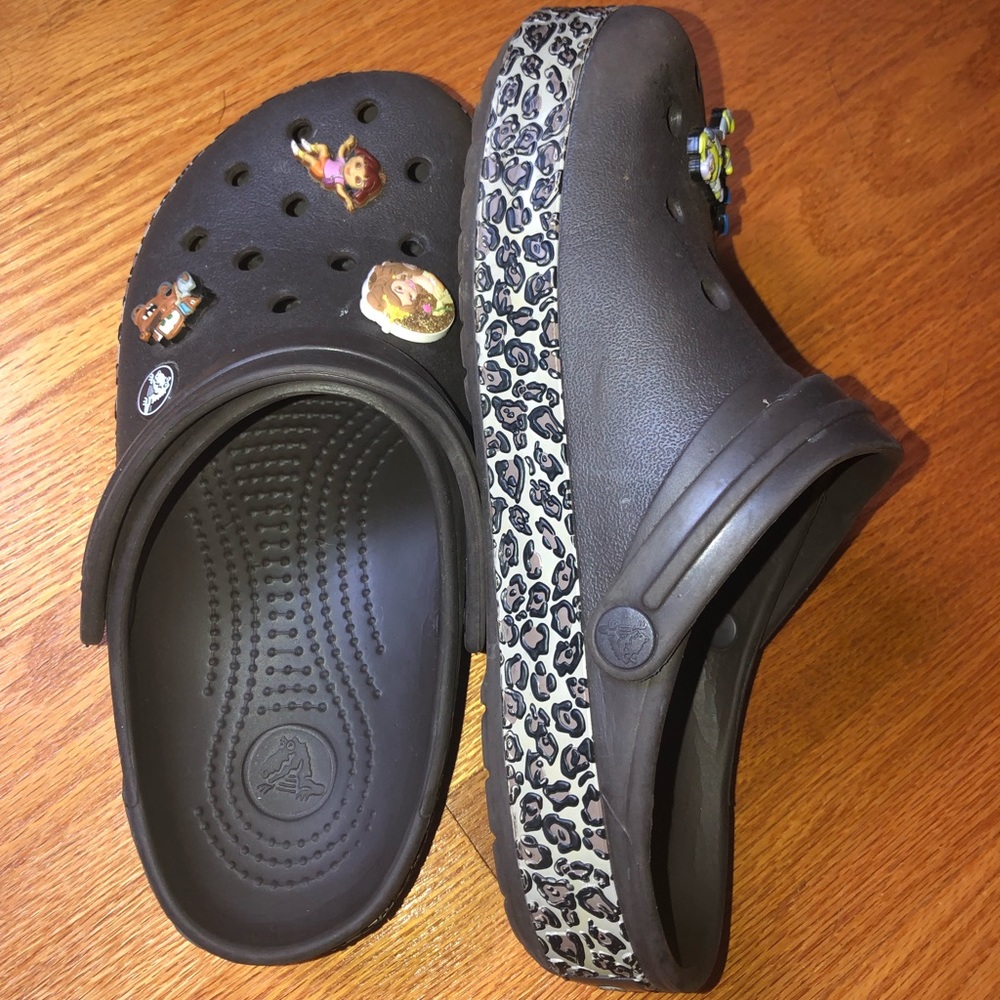 Rare barely worn brown cheetah crocs